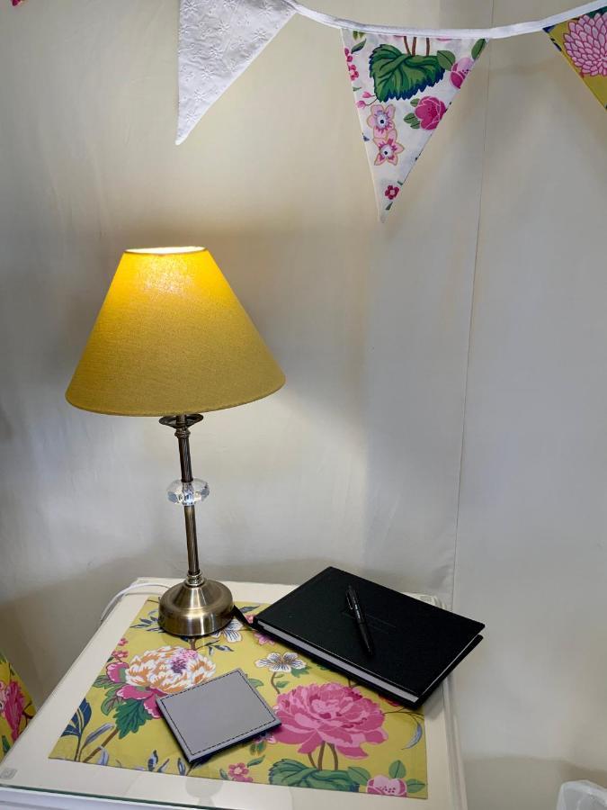 Bramble Lodge Glamping Louth  Esterno foto